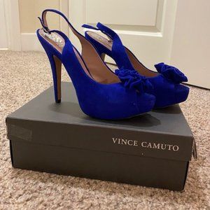 VINCE CAMUTO - NEVER WORN - COBALT BLUE TRUE SUEDE